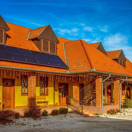 Nosztalgia Vendégház Zalaegerszeg Exterior foto