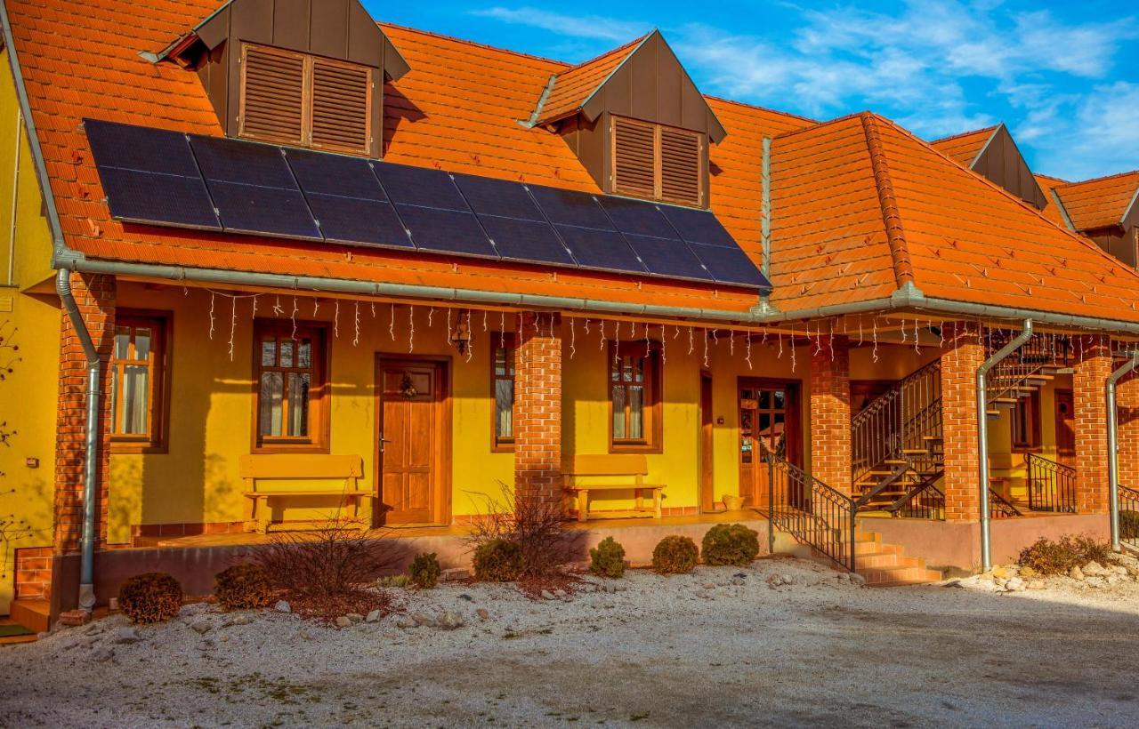 Nosztalgia Vendégház Zalaegerszeg Exterior foto