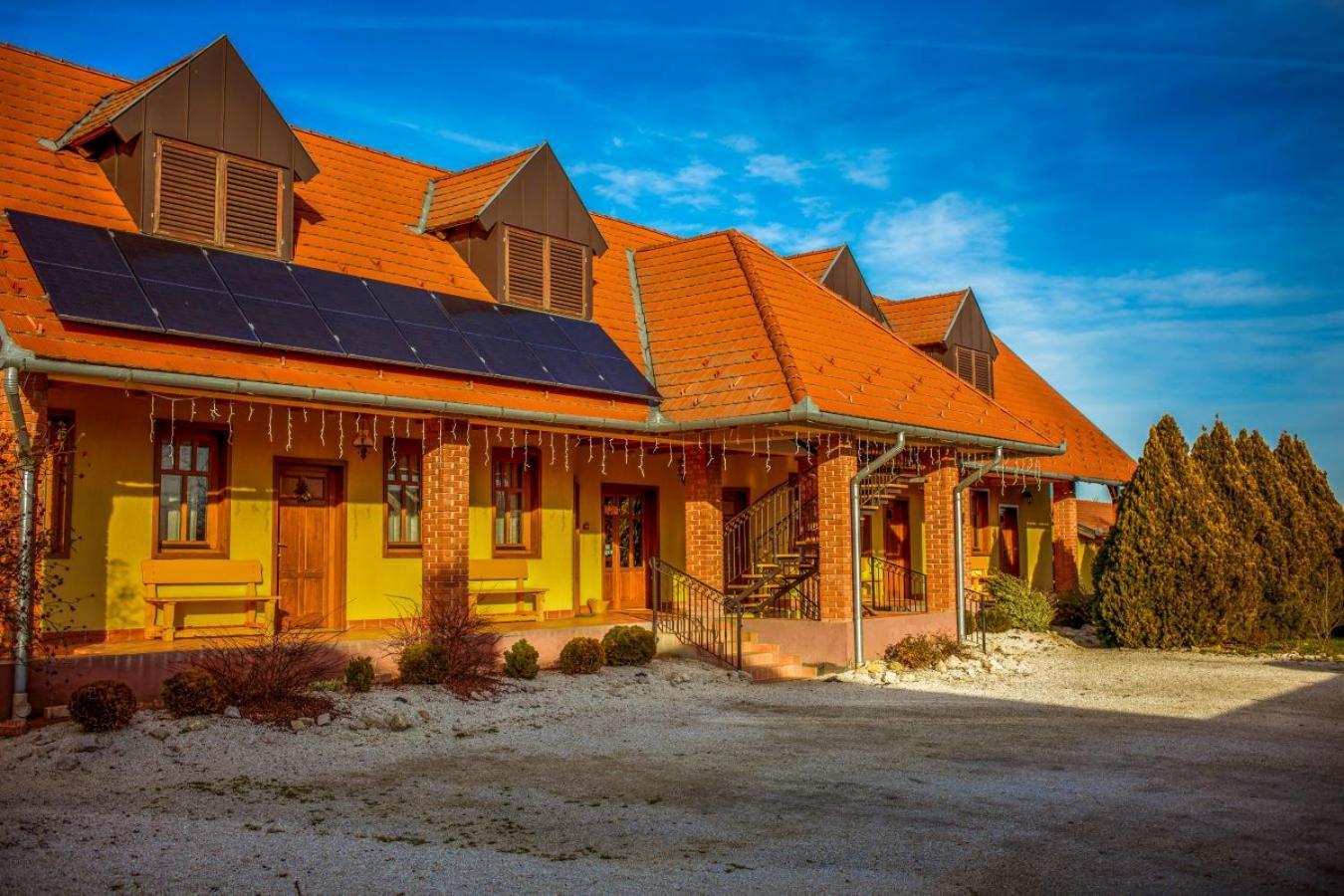 Nosztalgia Vendégház Zalaegerszeg Exterior foto